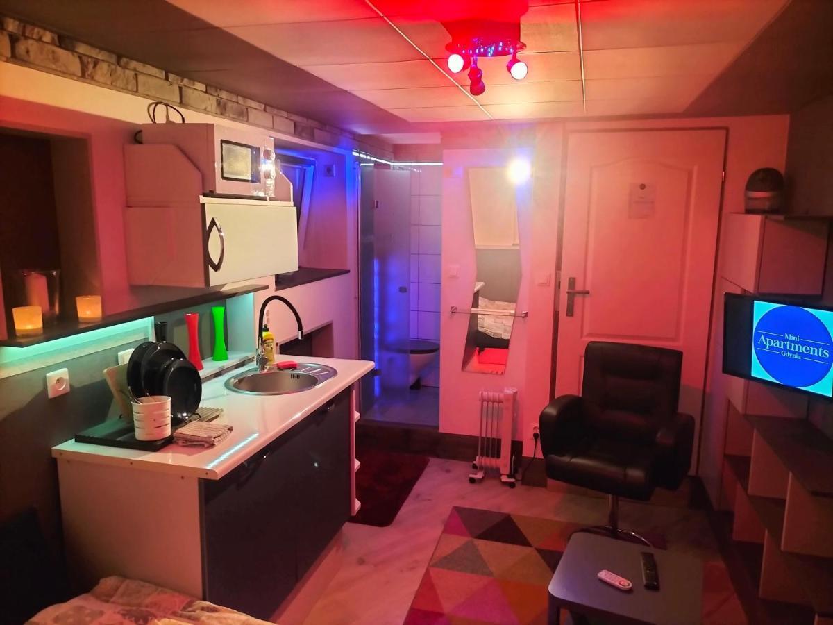24H Gdynia Mini Apartamenty Na Kod Dostepu & Free Parking & No Keys Buitenkant foto